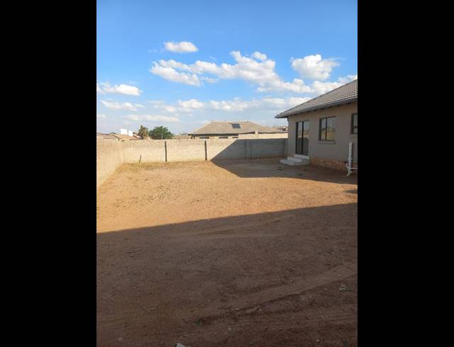 3 BEDROOM HOUSE FOR SALE IN AZAADVILLE